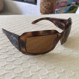 Authentic CHANEL 5076-5 mother of pearl sunglasses